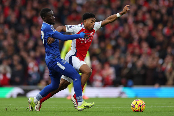 梅努年仅 梅努年仅