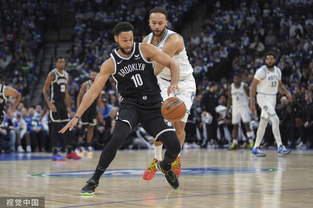 在接受采访 在接受采访